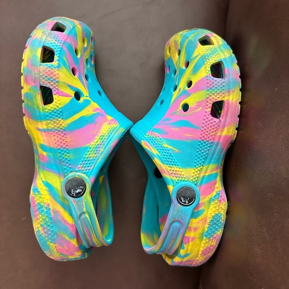 Kids Unisex Crocs Tye Dyed, Classic marbled size 2 - Picture 4 of 8